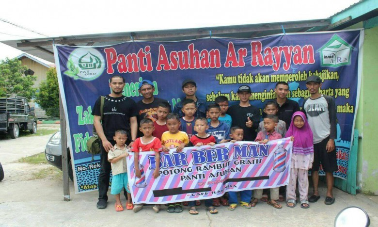 Lagi, Bar Ber Man Kukar Melakukan Potong Rambut Gratis