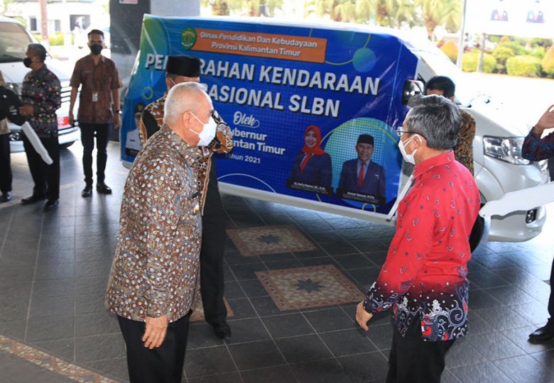 Pemprov Bantu Mobil Operasional Bagi SLB Negeri
