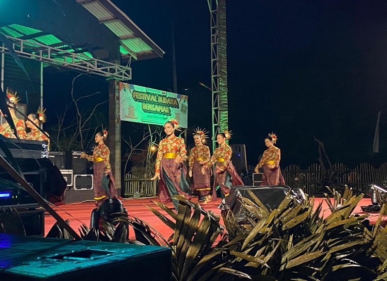 Dispar Kukar Dukung Festival Kampung Bensamar sebagai Wajah Budaya Asli Kutai