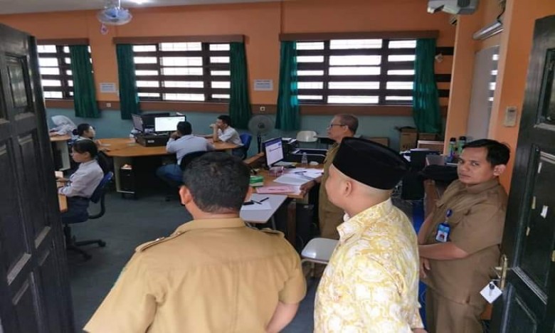 Ketua DPRD Kukar Lakukan Monitoring UNBK