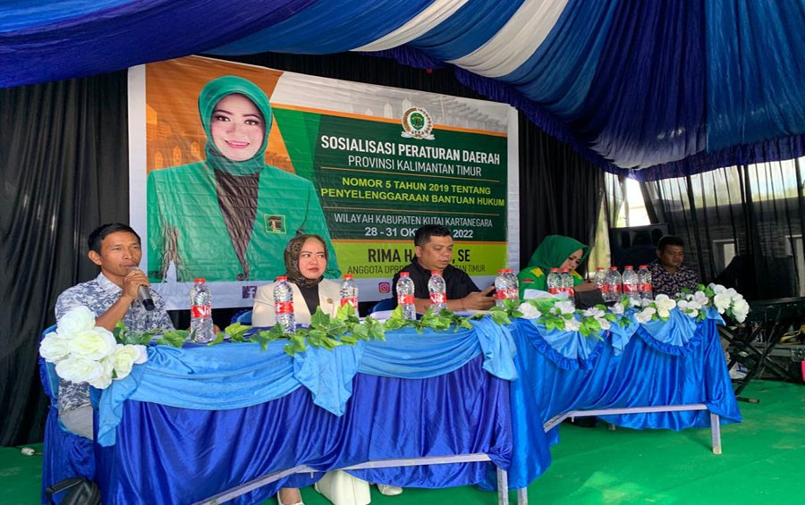 Rima Hartati Gelar Sosper Bantuan Hukum di Dusun Ukung Jembayan