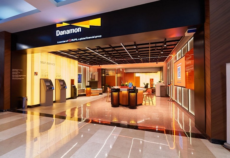 Pimpinan Danamon dan Adira Finance Meraih Penghargaan Bergengsi Infobank Top 100 CEO 2023