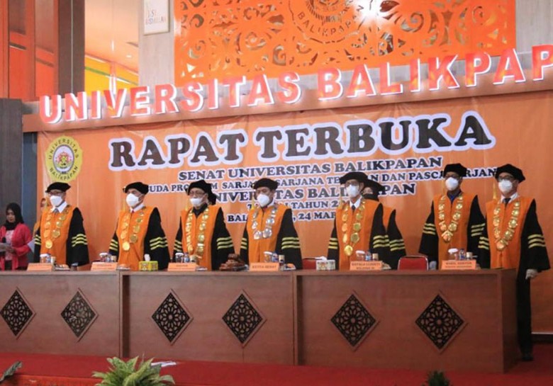 Hadiri Dies Natalis ke-40 dan Wisuda Uniba, Isran Minta Lulusan Harus Tingkatkan Kapasitas