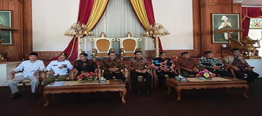 Andi Harun-Rusmadi Sowan ke Sultan Kutai