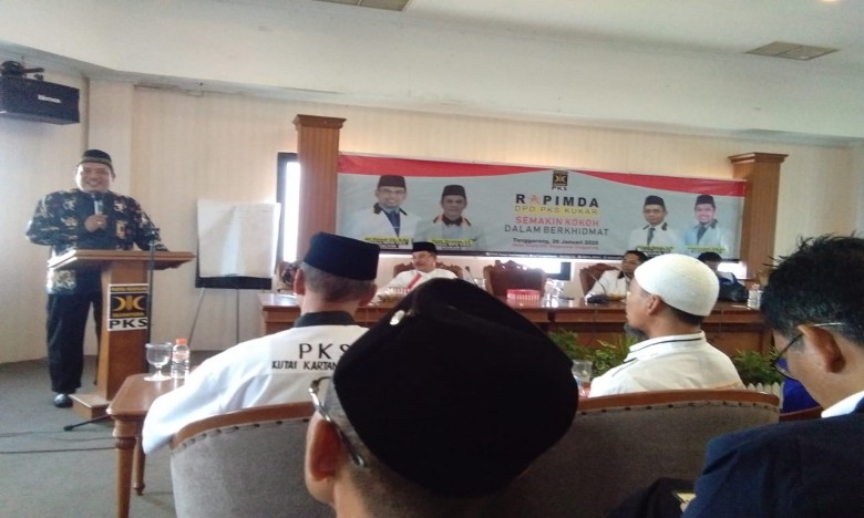 KH Abu Ali Sering Didatangi Pejabat Kukar