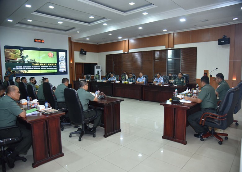 Pangdam VI/Mlw Terima Hasil Laporan Audit Itjen TNI