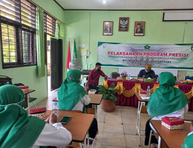 Direktorat Pengembangan dan Pemanfaatan Kebudayaan Kunjungi MTs Negeri 1 Kukar