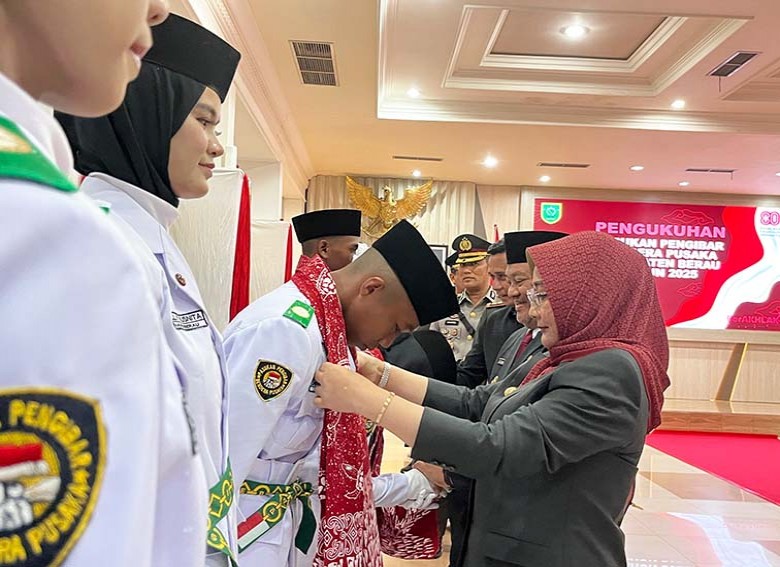 Bupati Kukuhkan 35 Anggota Paskibraka 2025 Kabupaten Berau, Sri Juniarsih : Harus Mewarisi Nilai Perjuangan Pancasila dan Proklamasi