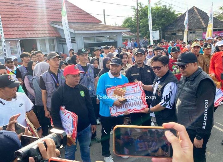 Gotong Royong Jadi Rutinitas Warga, Kelurahan Baru Raih Penghargaan Pelaksana Terbaik l Tingkat Kabupaten Kukar