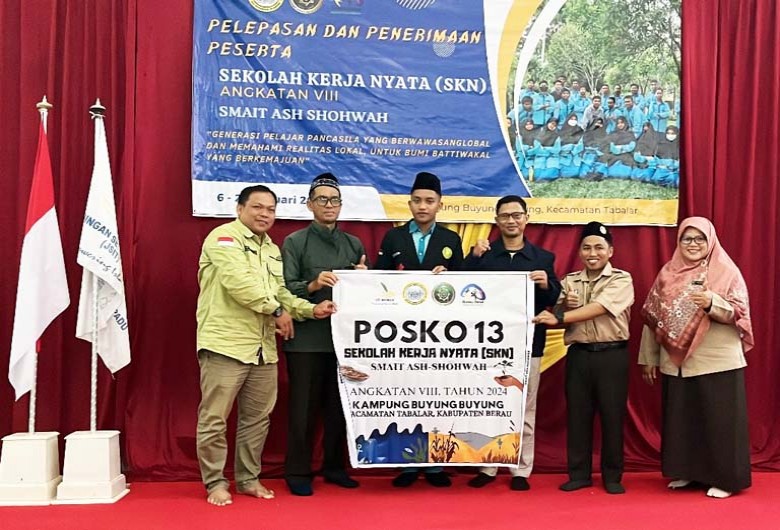 Dedikasikan Diri ke Masyarakat, SMAIT Ash Shohwah Terjunkan Pelajarnya ke Kampung