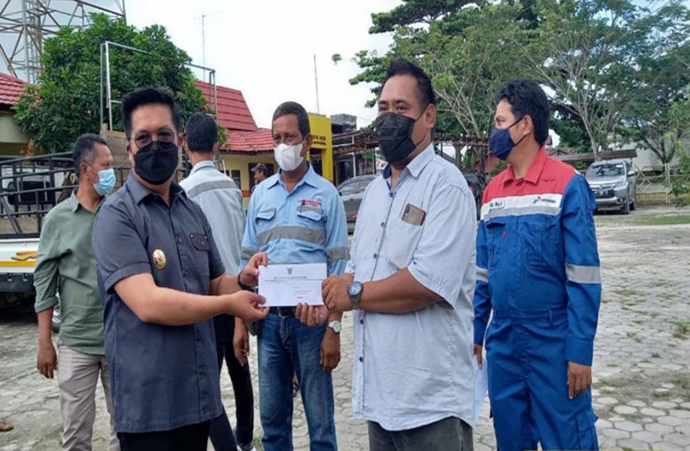 Pemkab Kukar Serahkan Hewan Kurban Idul Adha untuk Masyarakat Samboja