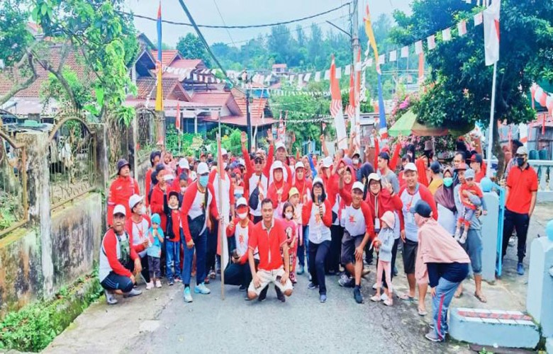 Sambut HUT RI Ke-77, Ratusan Warga Ikuti Jalan Sehat