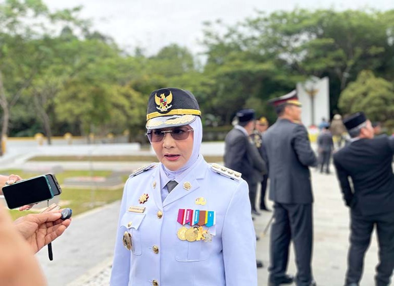 Bupati Sri Juniarsih Minta Masyarakat Mendukung Retribusi Kecil untuk Peningkatan PAD