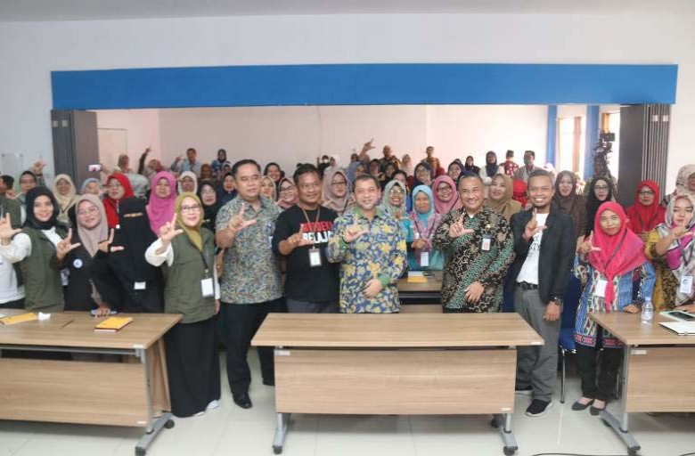 Buka Workshop Menulis, Wagub: Ingin Maju Harus Banyak Menulis dan Membaca