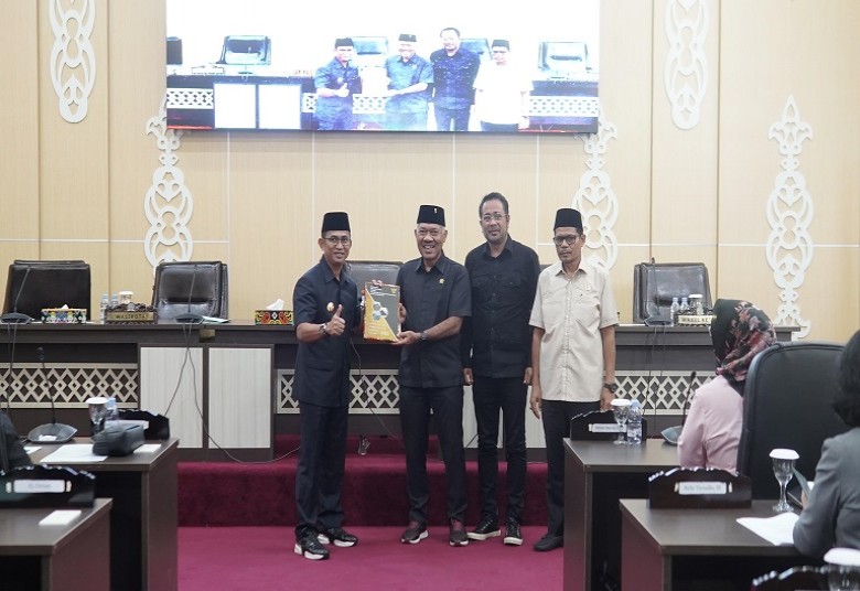 Paripurna DPRD: Wali Kota Balikpapan Sampaikan Nota Penjelasan LKPJ 2023