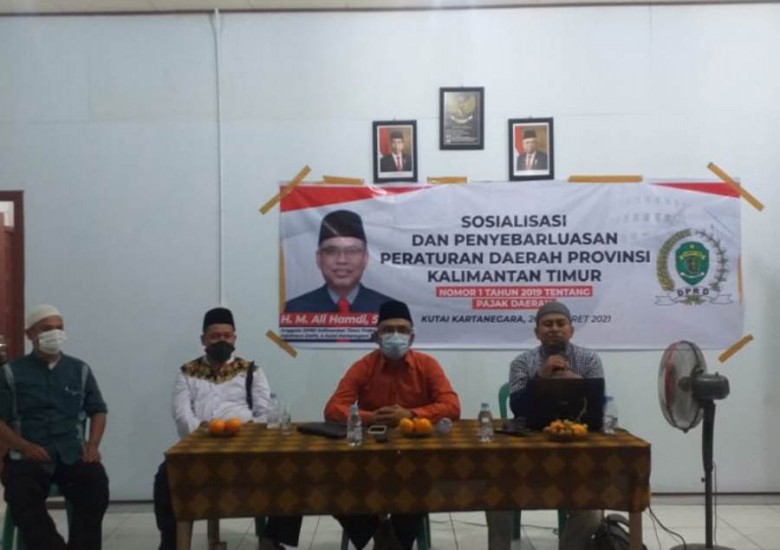 Anggota DPRD Kaltim H Ali Hamdi Sosialisasikan Perda Nomor 1 Tahun 2019 di Kelurahan Bukit Biru