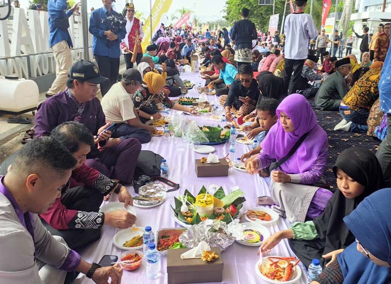 Kesultanan Kutai Kartanegara Ing Martadipura Gelar Beseperah, Masyarakat Ikuti Dengan Tertib