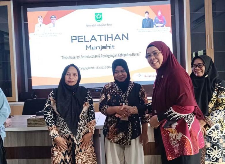 Diskoperindag Berau Dorong Peningkatan Keterampilan Warga Melalui Pelatihan Menjahit dan Kemampuan Membaca Peluang Usaha