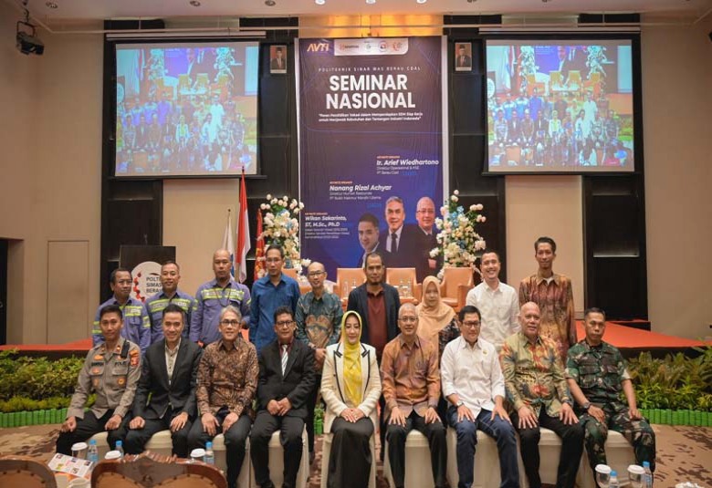 Seminar Nasional Poltek Simas Berau Coal, Pentingnya Pendekatan Vokasi dalam Mempersiapkan SDM Siap Kerja