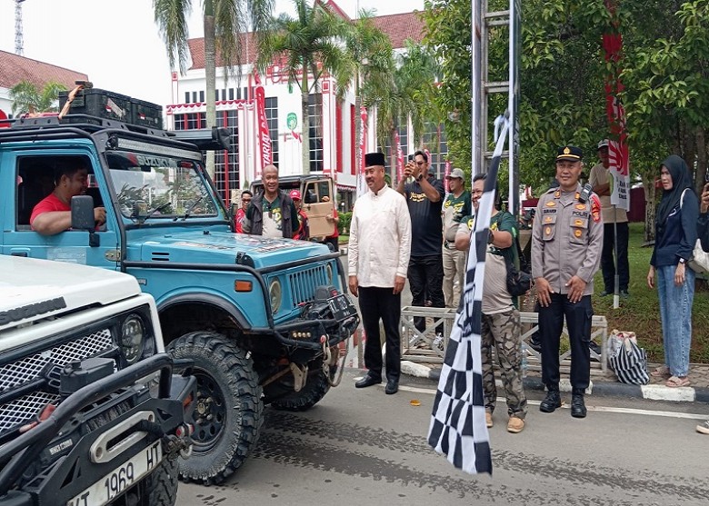 Blukar Offroad 4x4 Sukses Digelar, Dispora dan Para Peserta Lakukan Bakti Sosial