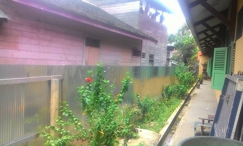 Memprihatinkan, Pagar SDN 008 Tenggarong  dari Seng
