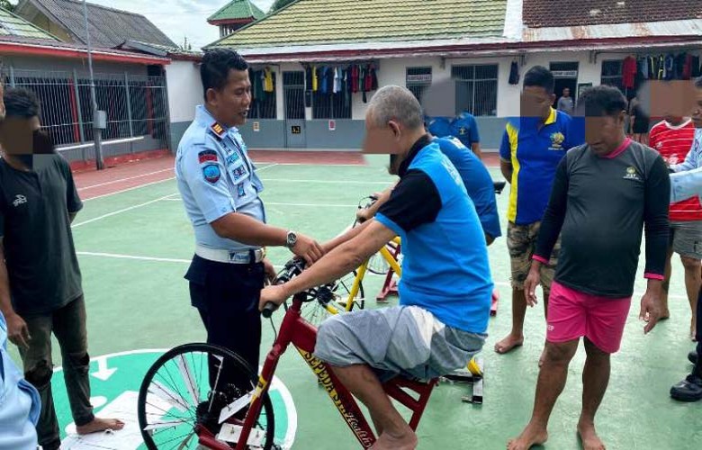 Lansia Sangat Terbantu Keberadaan Sepeda Statis Karya Warga Binaan Rutan Tanjung Redeb