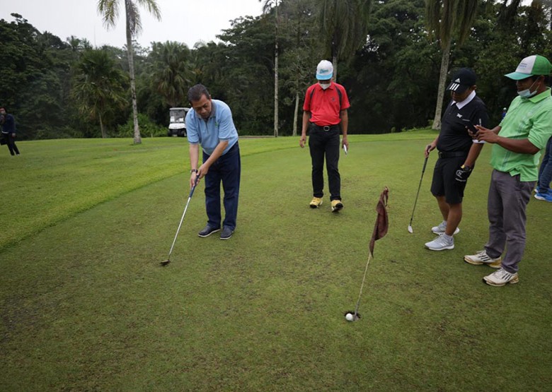 Wagub Buka Turnamen Golf Piala Gubernur