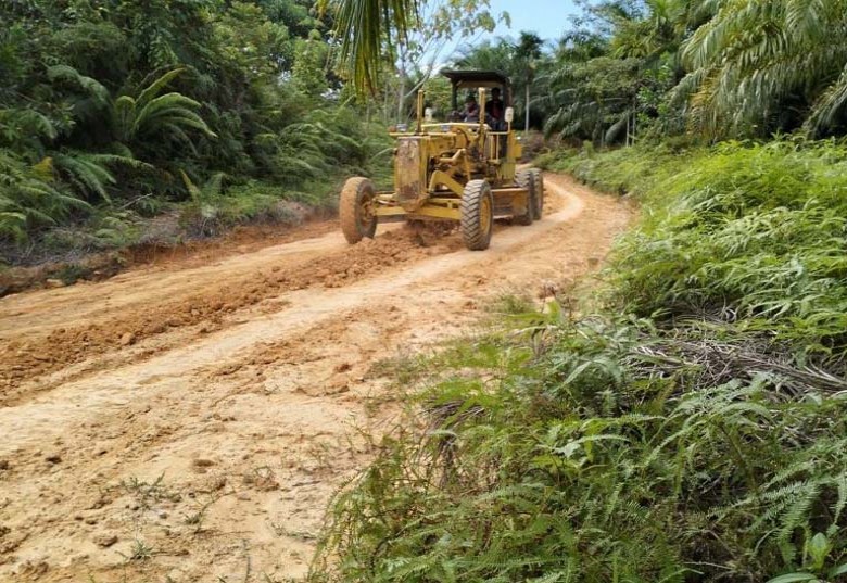 Respon Keluhan Warga, Bupati Intruksikan Pihak Ketiga Perbaiki Jalan Siduung Indah