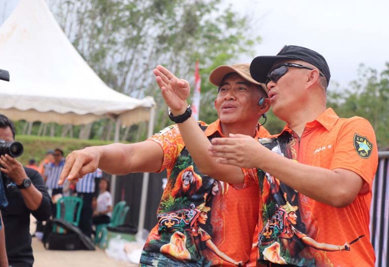 Keharmonisan Kapolda Kaltim Bersama Pangdam VI/MLW dalam Ajang Lomba Menembak Kapolda Cup 2023