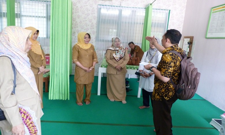 Kementerian P3A Kunjungi SDN 002 Tenggarong