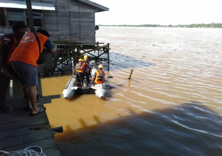 Salah Injak Rem, Mobil Nyebur ke Sungai Mahakam