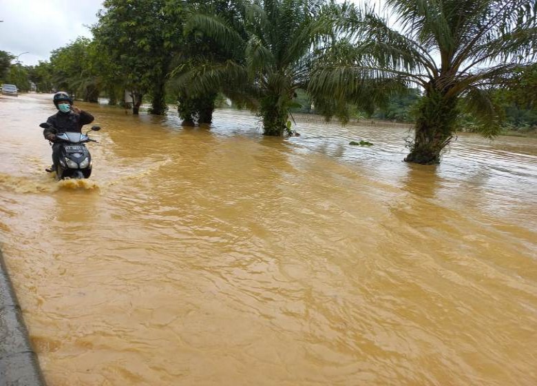 Jalur Dua Bukit Raya Tenggarong Seberang Banjir