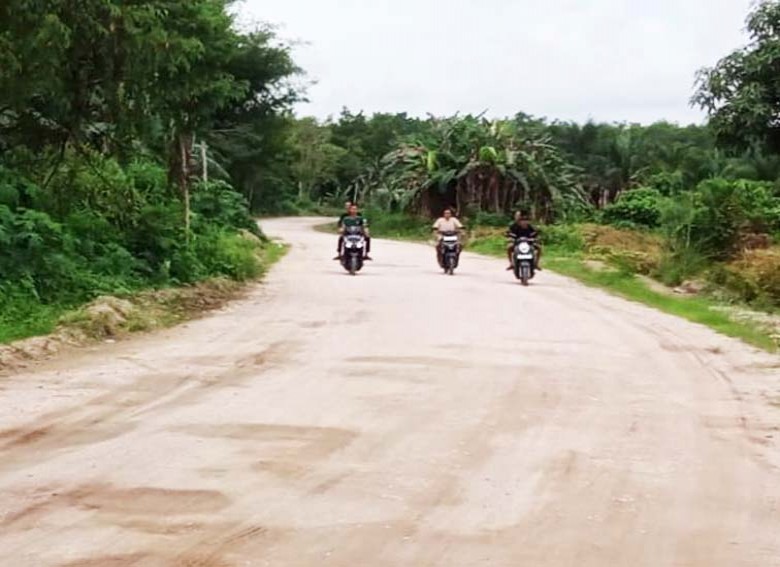 Komitmen Pemerintah Kecamatan Kenohan untuk Peningkatan Jalan Semenisasi