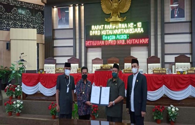 DPRD Sahkan Perda Desa dan Retribusi Jasa Umum