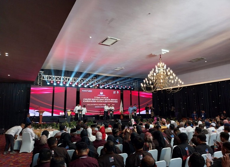 Debat Publik Pertama Pilkada Kukar 2024: Adu Visi-Misi Paslon untuk Masa Depan Kutai Kartanegara