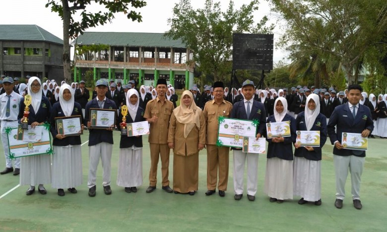 MAN 2 Kukar Juara 1 Olimpiade Sains Biologi se-Kaltim-Kaltara