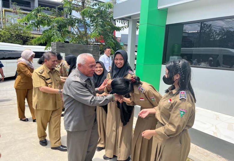 Terimaksih Pak Isran -Hadi, Gubernur: Mereka Bahagia Saya Bahagia