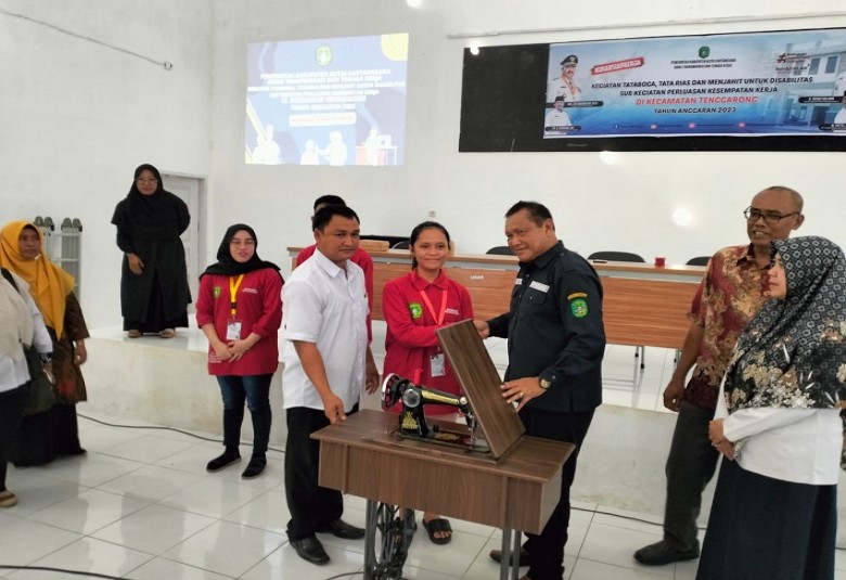 Distranaker Kukar Gelar Pelatihan Tata Rias, Tata Boga dan Menjahit untuk Penyandang Disabilitas