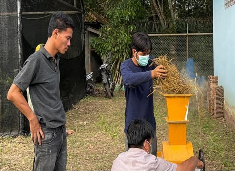 Merajut Harapan dari Limbah Jerami, Petani Pengabuan Tingkatkan Penghasilan Lewat Produk Ramah Lingkungan
