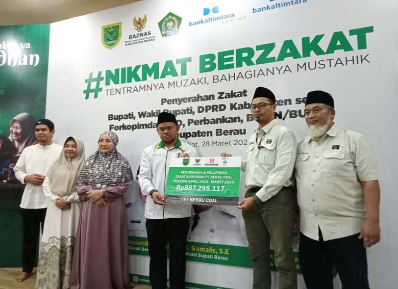 Bupati Berau Sri Juniarsih Mas Menerima Penghargaan Baznas Award 2024