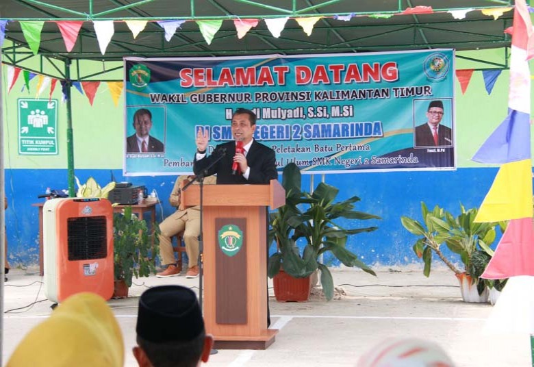 Peletakkan Batu Pertama Pembangunan Masjid SMKN 2 Samarinda, Wagub Harapkan Semua Harus Menyumbang