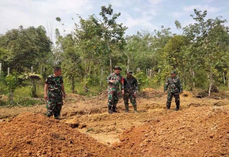 Dandim Tinjau Perkembangan Program TMMD ke-118 Kodim 0902/BRU Kampung Melati Jaya