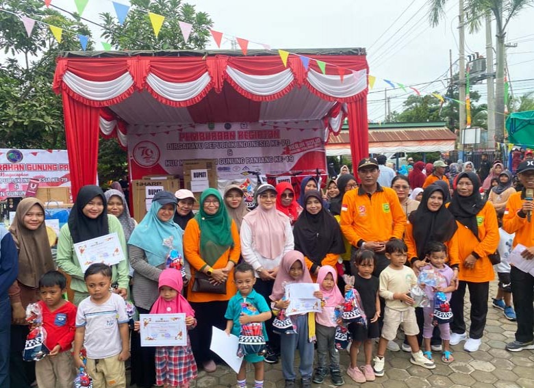 Jalan Santai Meriahkan HUT Ke 19 Kelurahan Gunung Panjang