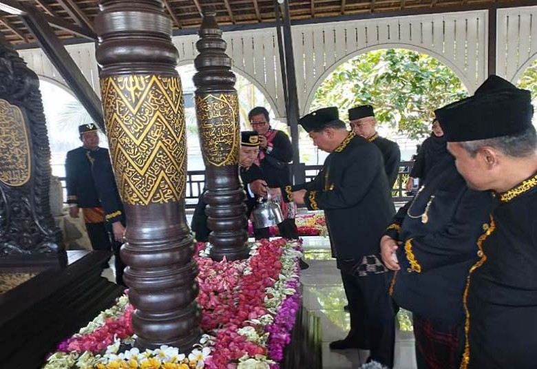 HUT Kota Tenggarong ke 241 Ditandai dengan Ziarah ke Makam Sultan Aji Imbut