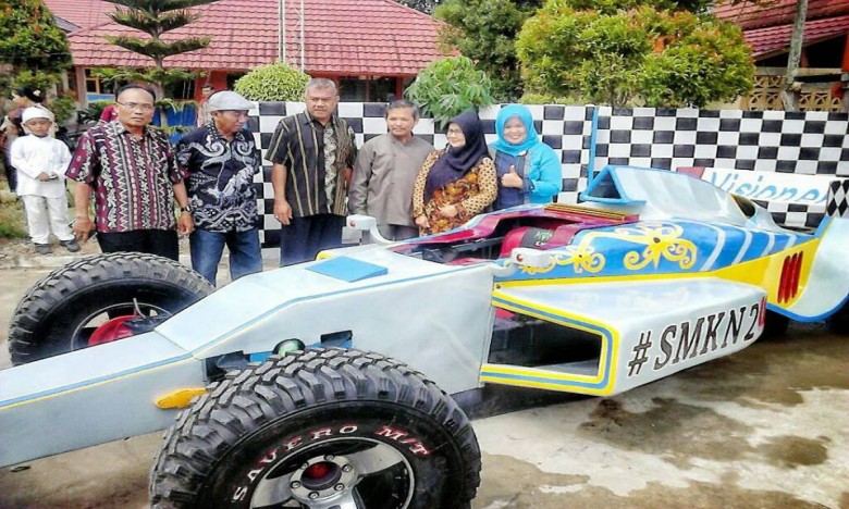 SMKN 2 Tenggarong Bisa Buat Mobil F1