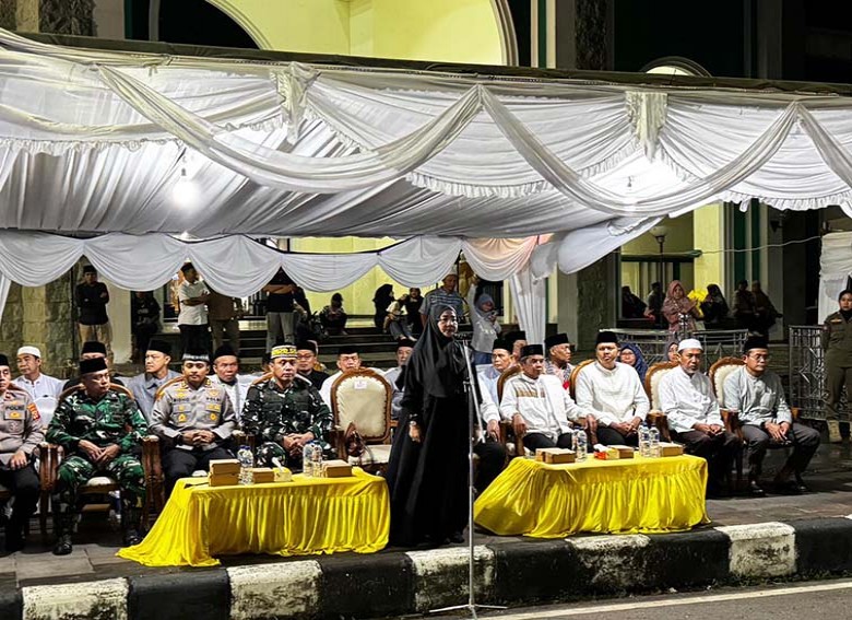 Ribuan Masyarakat Antusias Saksikan Pawai Malam Takbiran Idul Adha 1447 Hijriah