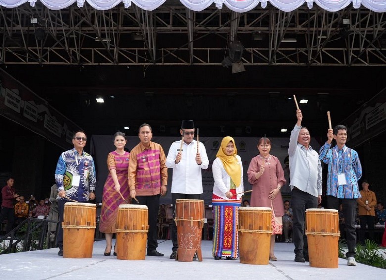 Wagub Seno Tutup PEDA XI Kubar