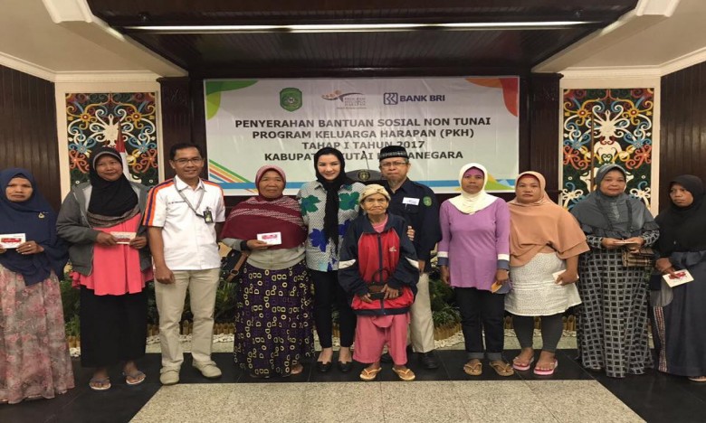 592 Warga Kukar Terima Bantuan PHK