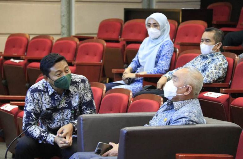Gubernur Minta OSS Permudah Investasi di Daerah