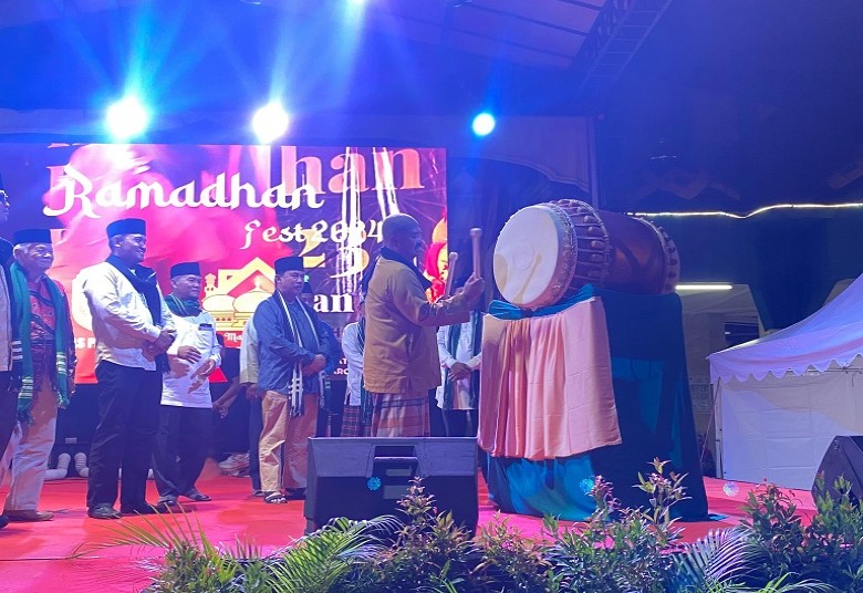 Festival Ramadan Dispar Kukar Resmi Digelar, Bupati Kukar Lepas Peserta Begerakan Sahur